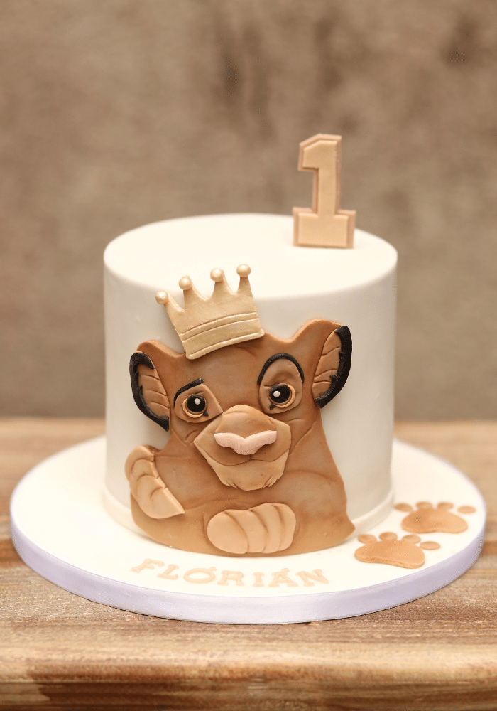 mesefigurás torta fiúknak